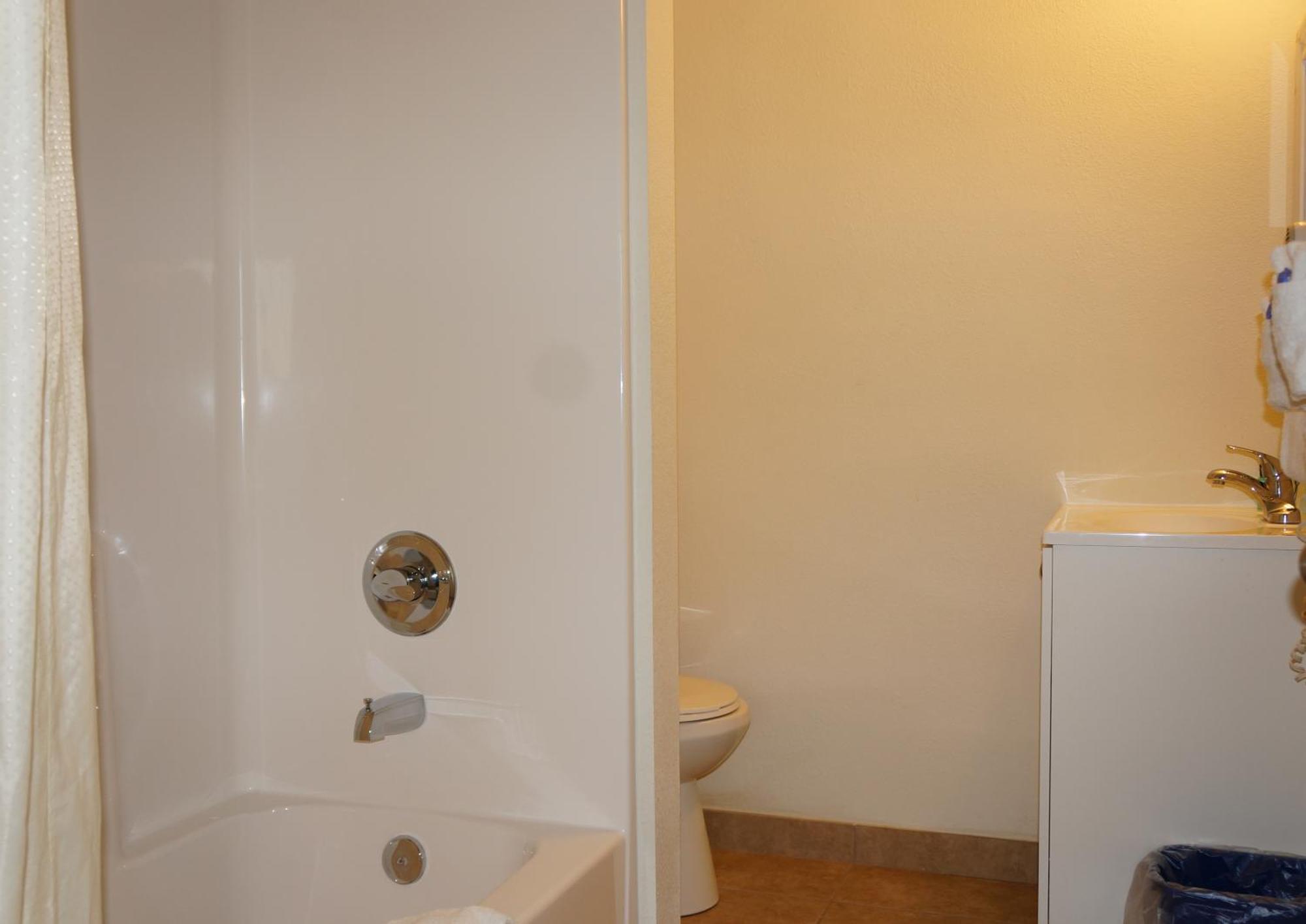 Lake Marina Inn Clearlake Oaks 객실 사진