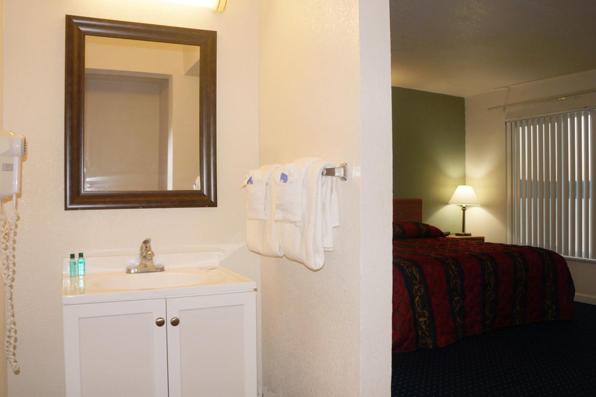 Lake Marina Inn Clearlake Oaks 객실 사진