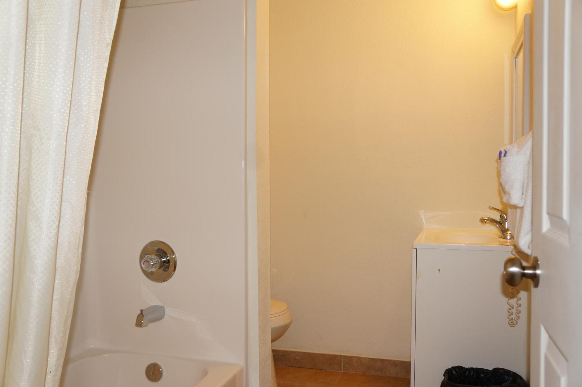 Lake Marina Inn Clearlake Oaks 객실 사진