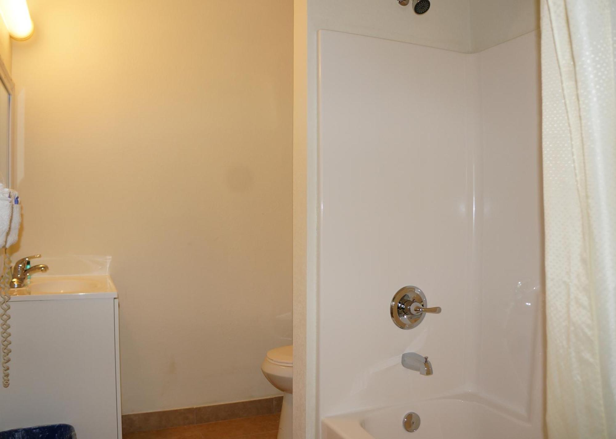 Lake Marina Inn Clearlake Oaks 객실 사진