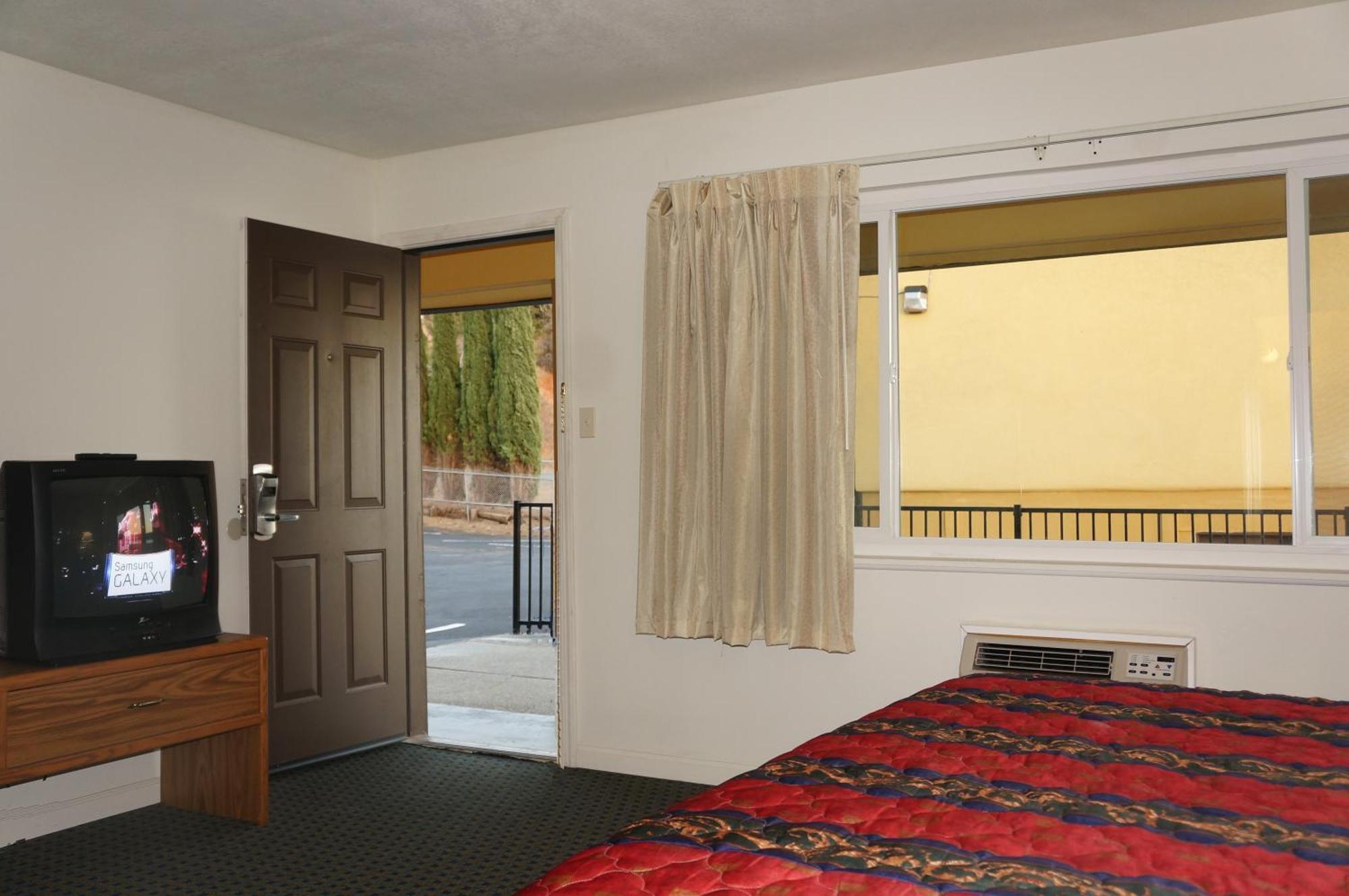 Lake Marina Inn Clearlake Oaks 객실 사진