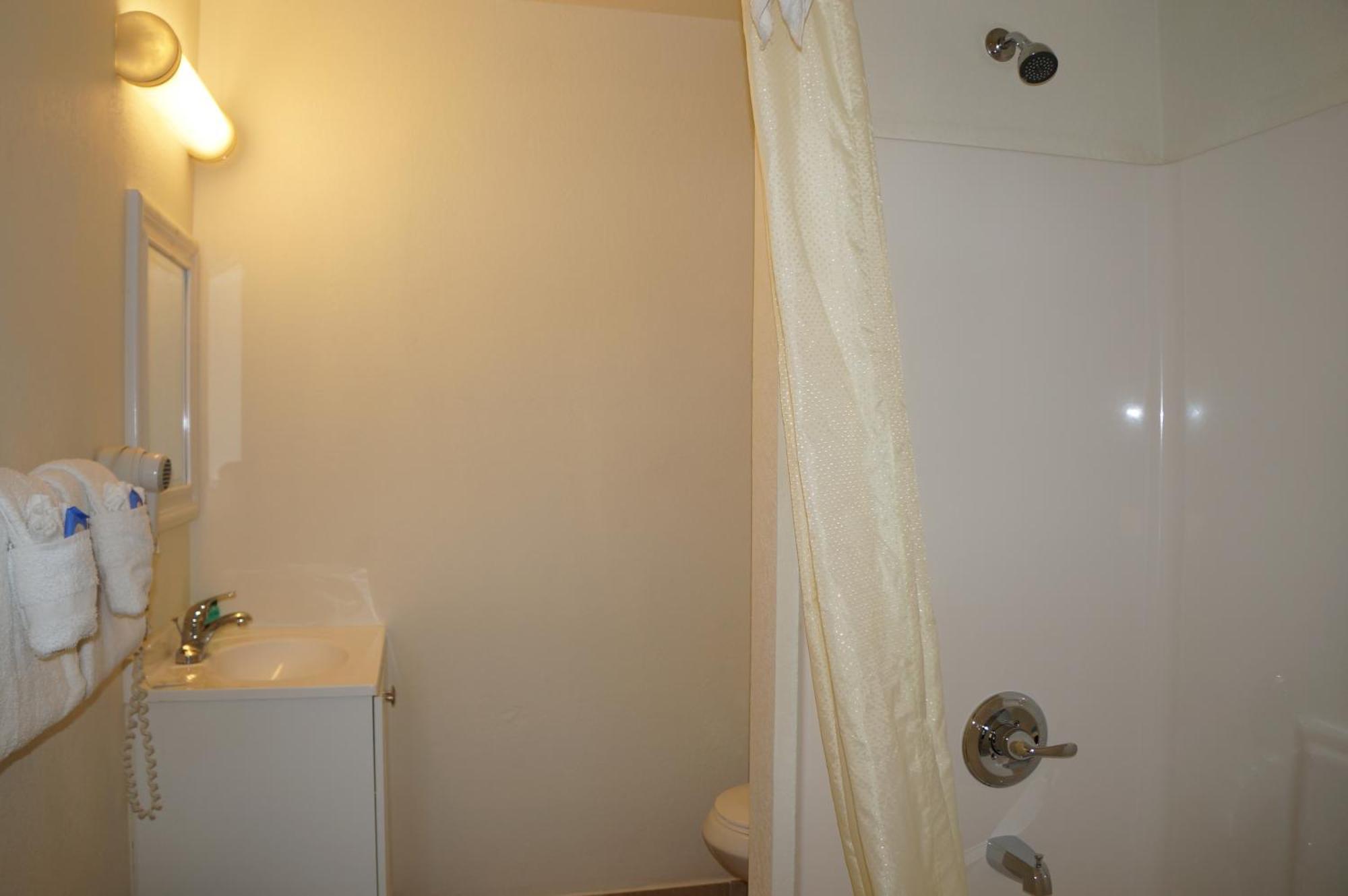 Lake Marina Inn Clearlake Oaks 객실 사진