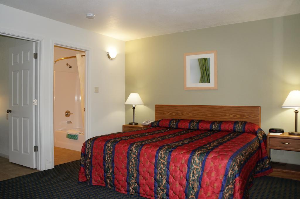 Lake Marina Inn Clearlake Oaks 객실 사진